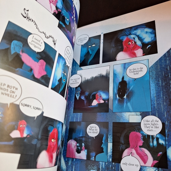 Lore Olympus Volume One Exclusive Edition - Picture 10 of 11